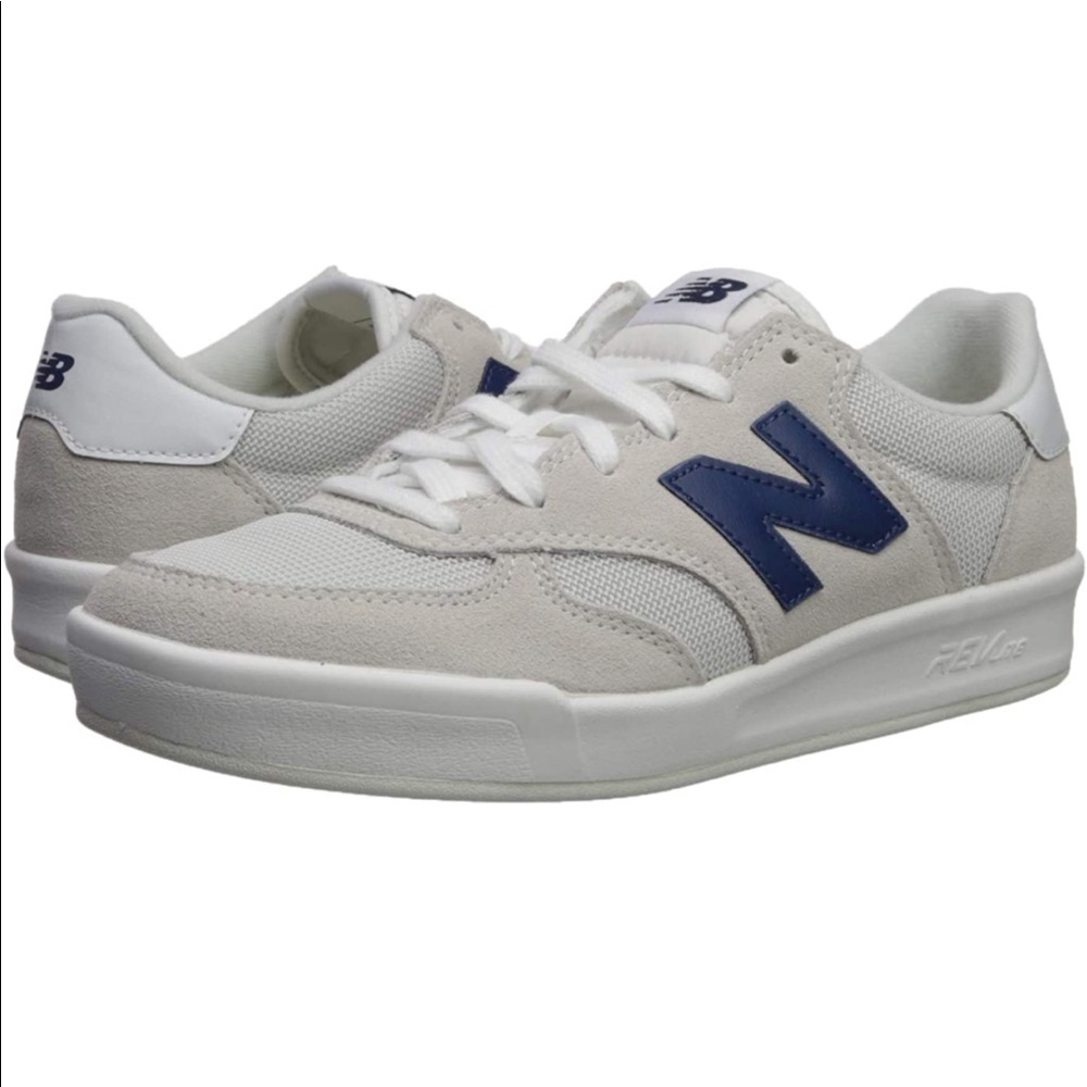 New balance size 10 1/2 10.5 suede leather cream white 327 300 court sneaker